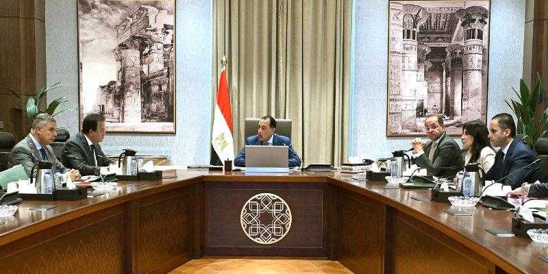 رئيس الوزراء يتابع جاهزية محافظات المرحلة الثانية لتطبيق منظومة التأمين الصحي الشامل