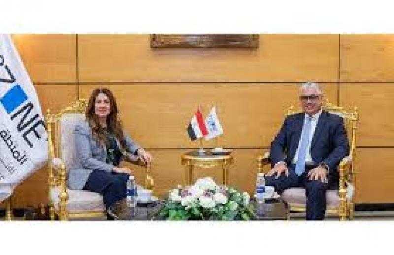 رئيس اقتصادية قناة السويس يستقبل السفيرة الأمريكية بالقاهرة ووفد من كبريات الشركات الأمريكية المهتمة بالاستثمار في مجال النقل البحري