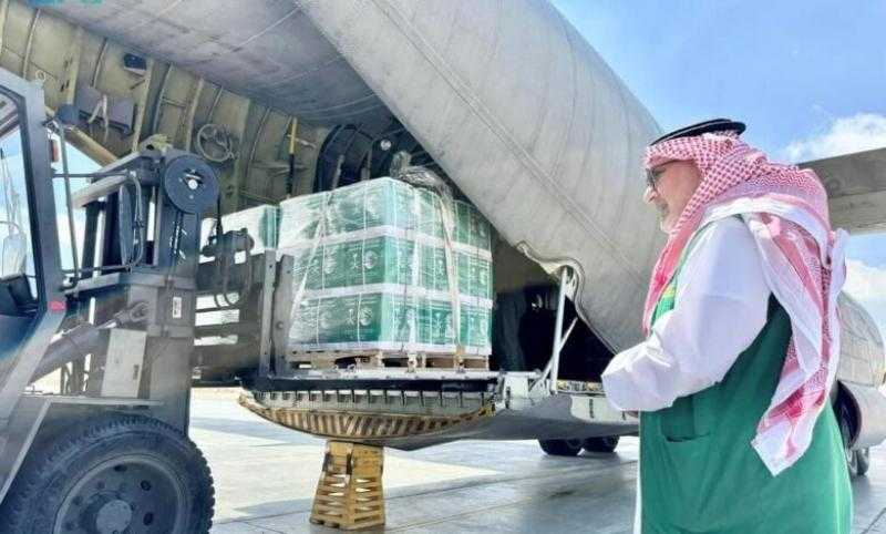 وصول الطائرة الإغاثية السعودية الـ(63) لإغاثة الشعب الفلسطيني في قطاع غزة