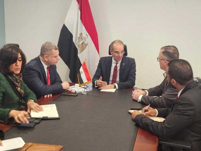 وزير الاتصالات يبحث مع الشركات الأمريكية التوسع في استثماراتها في مجال التعهيد وبناء القدرات الرقمية