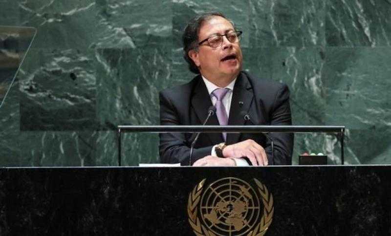 رئيس كولومبيا يدعو من الأمم المتحدة إلى محاكمة ترامب ومسؤولين أمريكيين