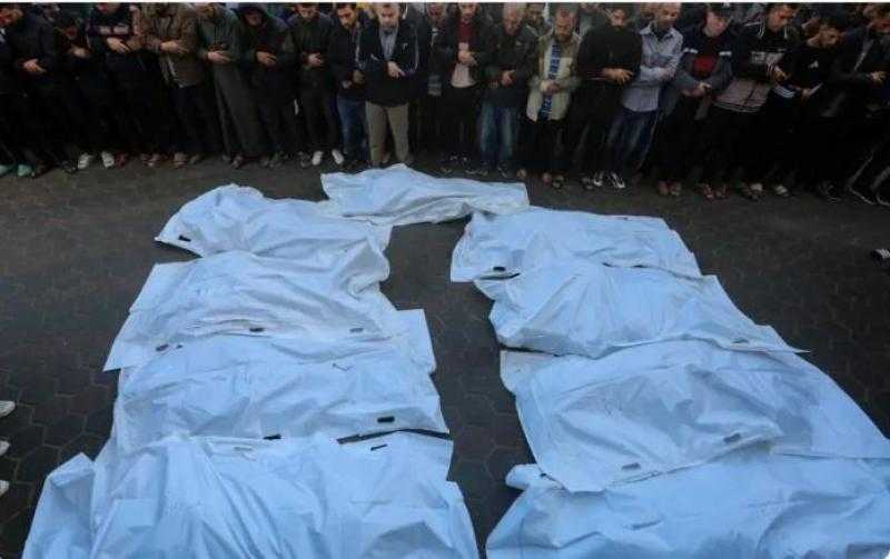 الدفاع المدني: مقتل 11 شخصًا في غارة إسرائيلية على قطاع غزة