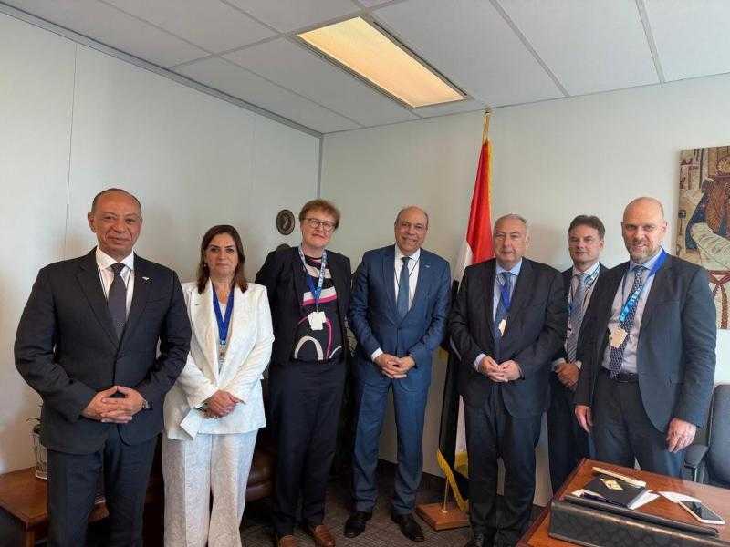 لقاءات مكثفة لوزير الطيران المدني مع وزراء ومسؤولي النقل والطيران بكل من آيسلندا وألمانيا وكندا واليابان والبرازيل