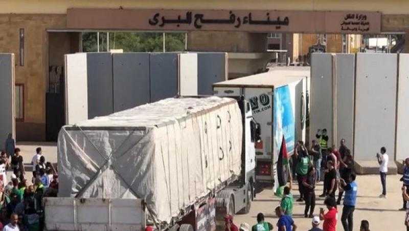 تفاصيل تحرك قافلة المساعدات الإنسانية الـ43 من مصر إلى قطاع غزة