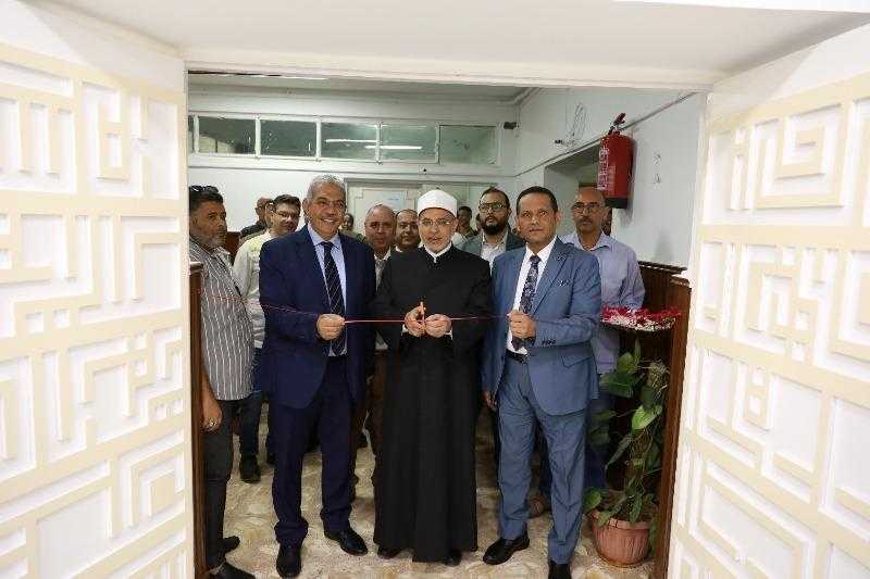 رئيس جامعة الأزهر يفتتح صيدلية للطلاب بإدارة الخدمات الطبية بمدينة نصر| صور