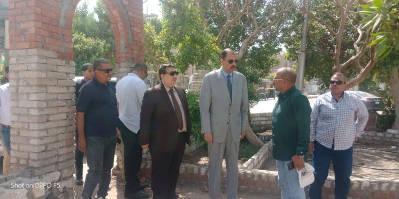 محافظ سوهاج يتفقد أعمال تطوير ورفع كفاءة منتزه المحطة بطهطا.. صور