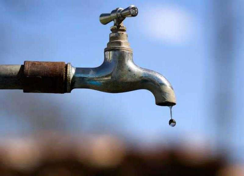 كسر مفاجئ بخط المياه الرئيسي يقطع المياه عن مدينة نويبع بالكامل