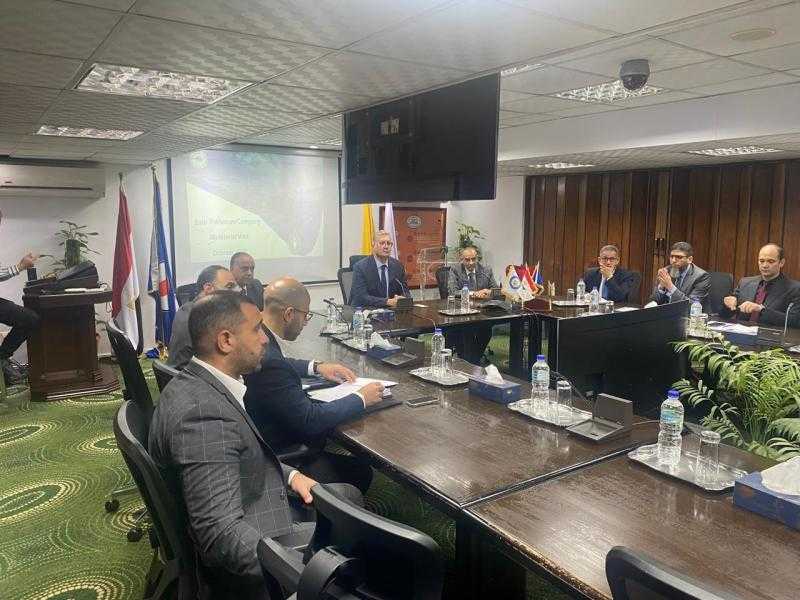زيارة مفاجئة لوزير البترول لشركة بدرالدين يعقبها اجتماع مبكر لمتابعة خطط الإنتاج والسلامة
