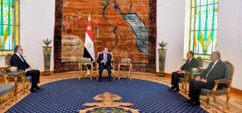 الرئيس السيسي يهنئ خالد العناني بفوزه بمنصب مدير عام اليونسكو: إنجاز تاريخي يجسد مكانة مصر الحضارية ودعمها للتعاون الثقافي الدولي