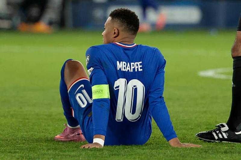 مبابي يخضع لفحوصات طبية وارتياح في ريال مدريد