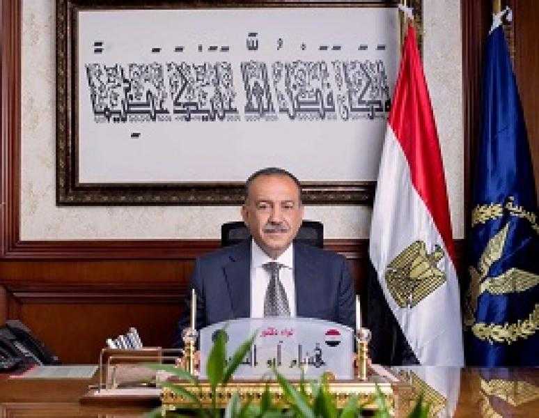 محافظ أسيوط يشدد على أهمية رفع الوعي المجتمعي بين الشباب