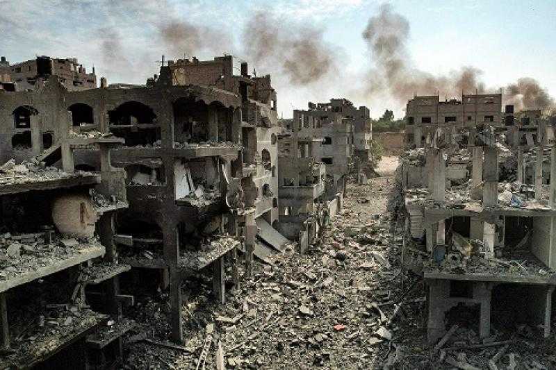 عدنان أبو حسنة: غزة «مغتالة الحياة».. والمساعدات نقطة في بحر الاحتياجات