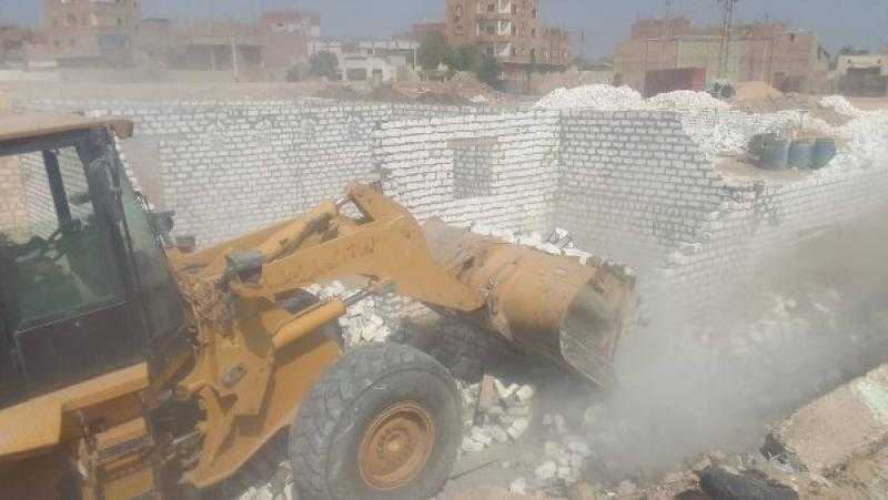 محافظ أسيوط: استرداد 199 فدانا و2168 متر أملاك دولة خلال إزالة 23 حالة تعد