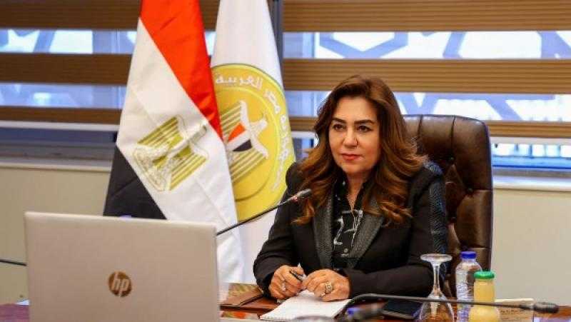 منال عوض لخريجي برنامج إعداد قيادات المحليات: الأولوية لتحسين مستوى الخدمات