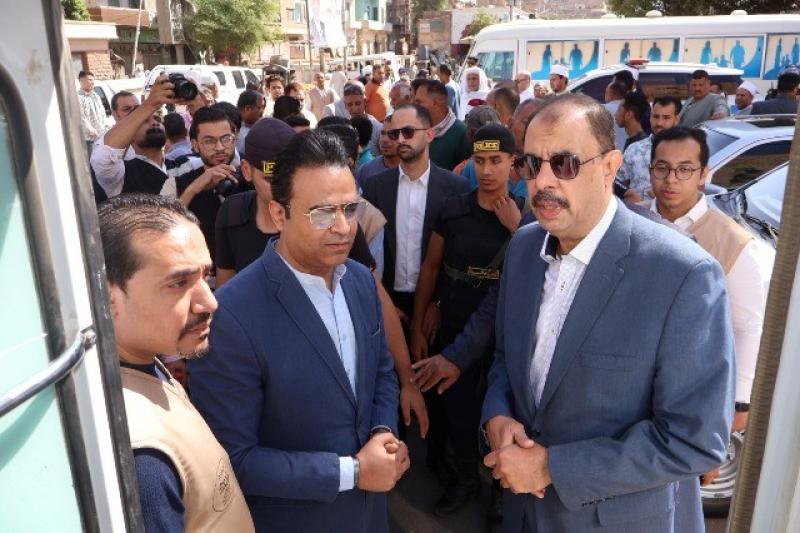 محافظ سوهاج يتفقد الخدمات الطبية المقدمة على هامش مبادرة صحح مفاهيمك