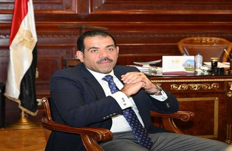 الأمين العام الجديد للشيوخ يلتقي العاملين بالمجلس ويتفقد ترتيبات إجراء انتخابات اللجان النوعية