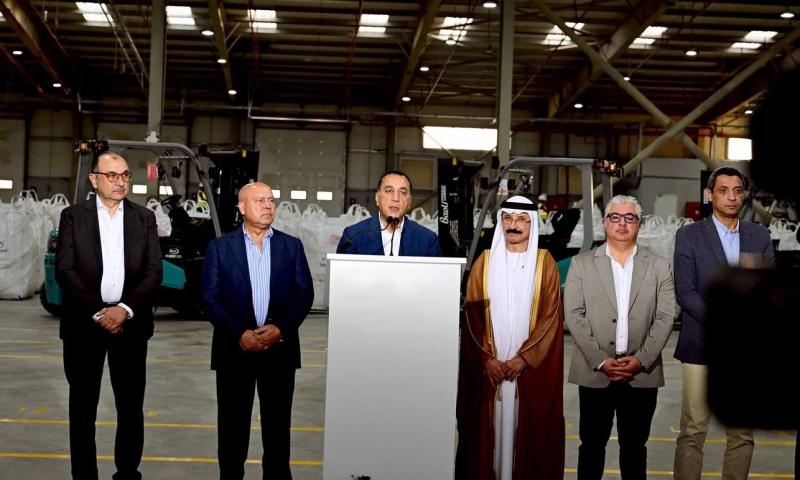 رئيس الوزراء: مشروعات البنية الأساسية جعلت المنطقة الاقتصادية جاذبة للاستثمار الخارجي المباشر بقيمة 11 مليار دولار