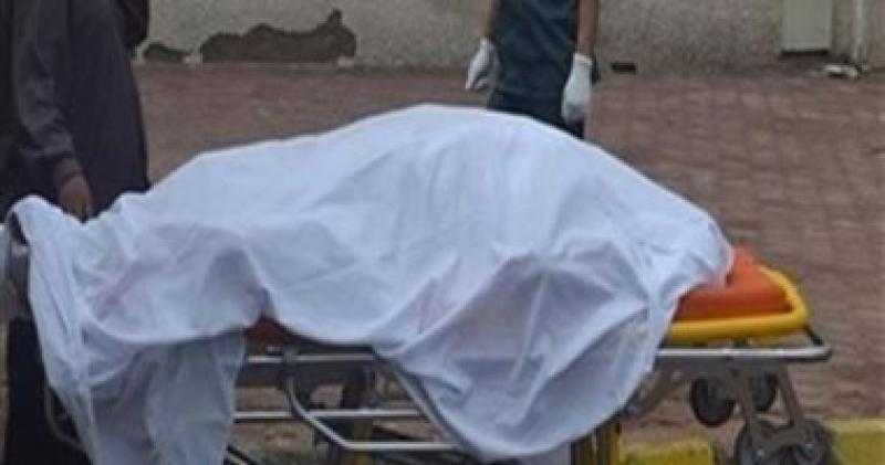 جهود مكثفة لكشف ملابسات سقوط شخص من أعلى عقار بالتجمع