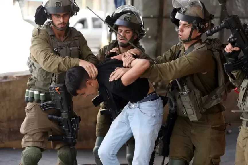 الاحتلال الإسرائيلي يعتقل 7 فلسطينيين من الضفة الغربية