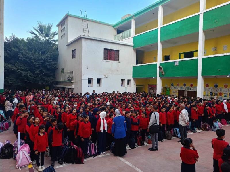 محافظ الجيزة يفعّل «فقرة المتحف المصري الكبير» بالإذاعة المدرسية