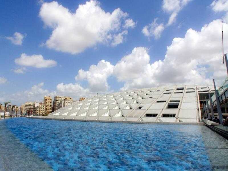 22 شاشة عملاقة لبث حفل المتحف المصري الكبير بأحياء الإسكندرية