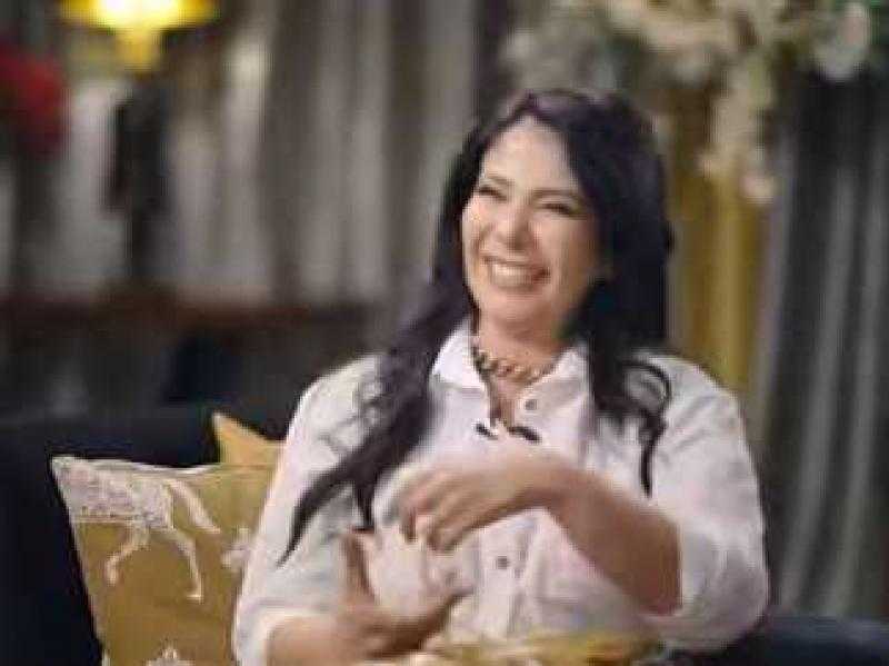 السبت.. منى زكي ضيفة أولى حلقات برنامج عندك وقت مع عبله على MBC مصر