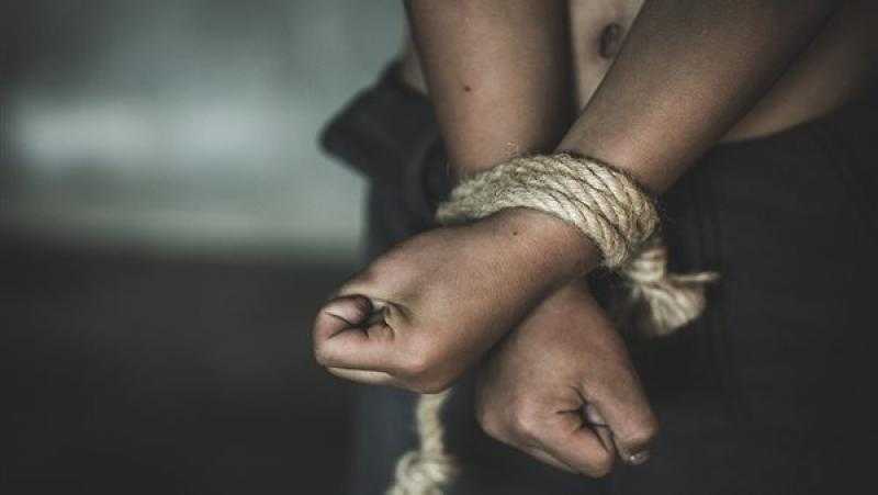 طلب منها ليلة حمرا .. راقصة تستعين بزوجها لتأديب معجب بالهرم