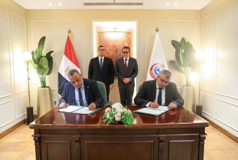 وزيرا الصحة والإسكان يشهدان توقيع مذكرة تفاهم لتطوير المنشآت الصحية بالمدن الجديدة