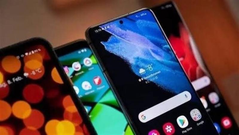 خبير قانوني: فرض ضريبة على الهواتف بأثر رجعي مخالف للقانون ويهز ثقة المواطن بالدولة