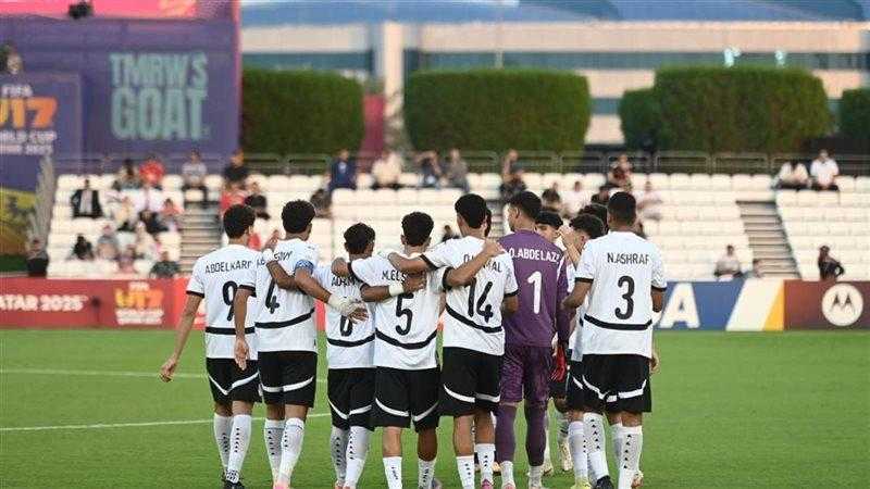 هاني أبو ريدة يؤازر منتخب مصر أمام هايتي بكأس العالم تحت 17 عاما