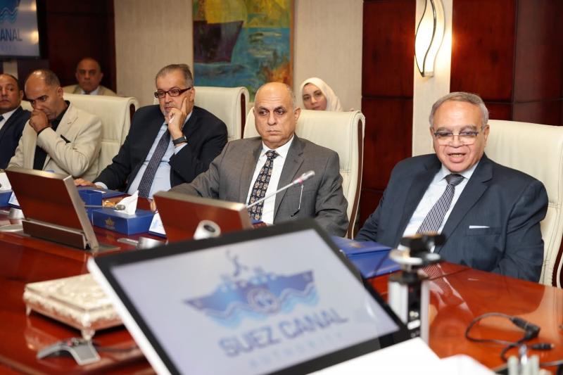 الفريق أسامة ربيع يجتمع مع ممثلي 20 جهة من الخطوط والتوكيلات الملاحية