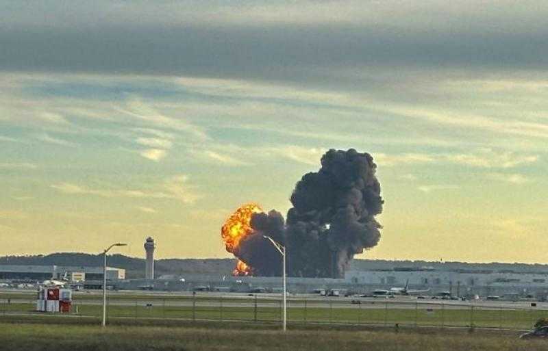 ارتفاع حصيلة قتلى تحطم طائرة شحن قرب مطار لويفيل الأمريكي إلى 12 شخصًا