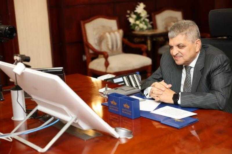 الفريق أسامة ربيع يبحث سبل التعاون مع المدير التنفيذي لمجموعة إيه بي موللر ميرسك