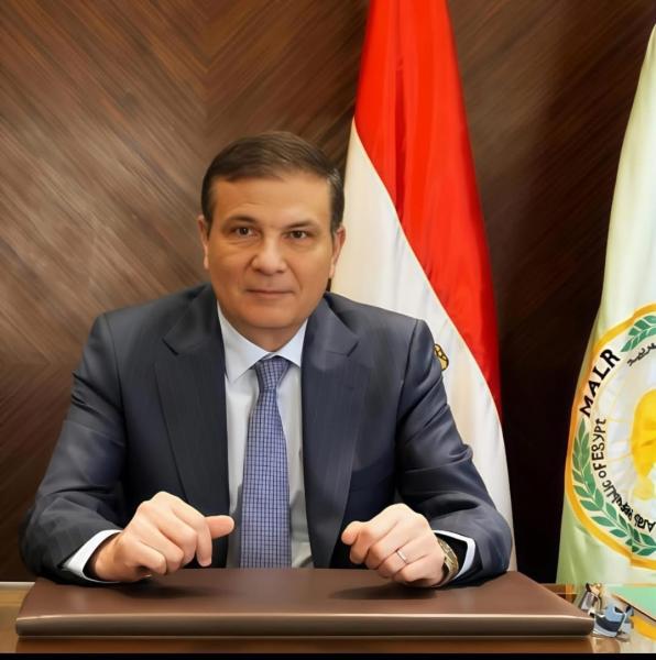 وزير الزراعة يحيل مسؤولي 4 جمعيات زراعية وموظفين عموميين للنيابة العامة في 4 محافظات