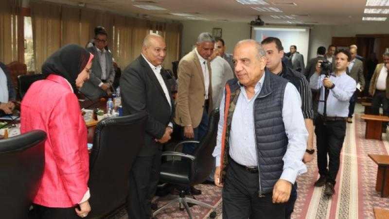 وزير الكهرباء يتفقد محطة توليد النوبارية بالبحيرة