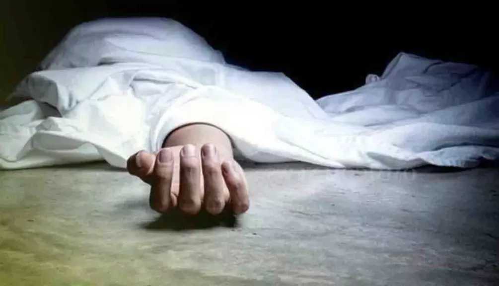 مصرع شاب متأثرا بإصابته بعدما صدمه قطار بقنا