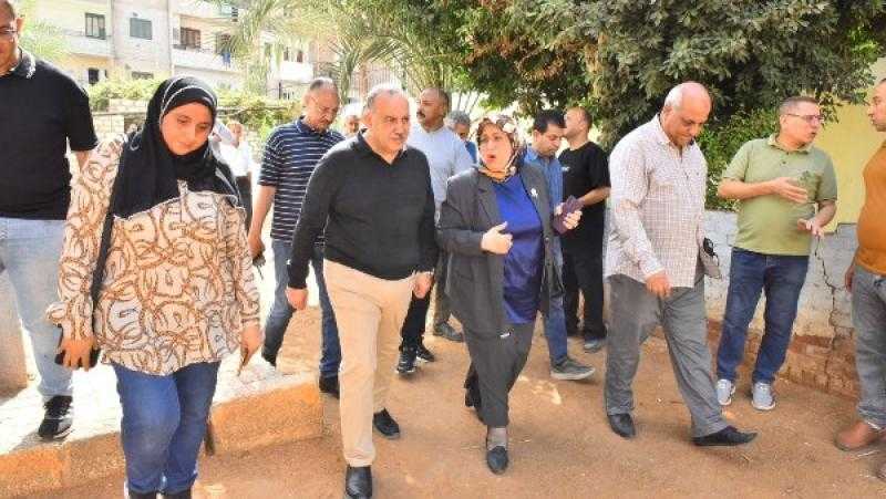 محافظ أسيوط يتفقد مدرسة التربية الفكرية