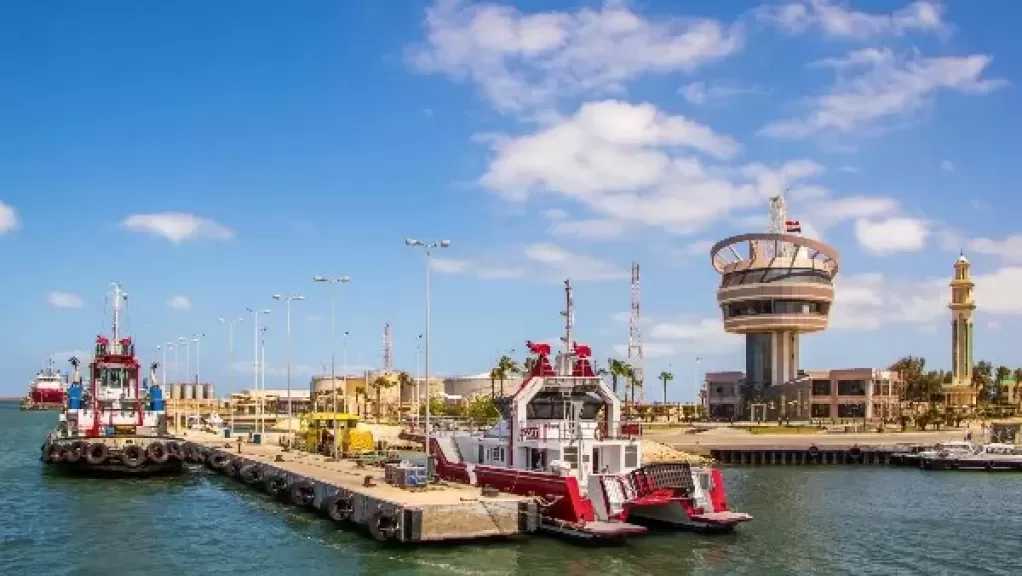 ميناء دمياط يبحث تطوير الطرق وتعزيز السيولة المرورية