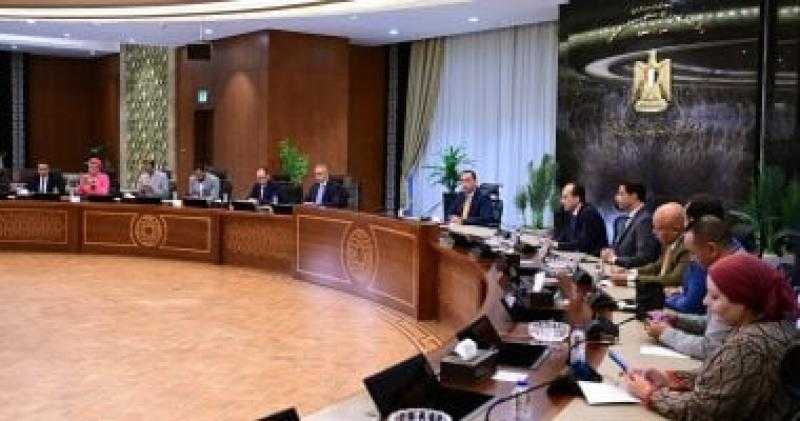 رئيس الوزراء يدلي بصوته في انتخابات مجلس النواب 2025 بلجنته الانتخابية بالشيخ زايد