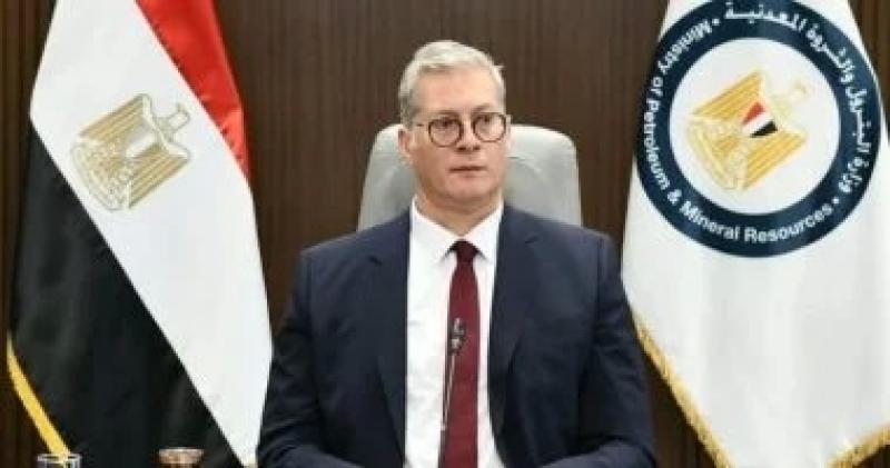 انفوجراف.. تفاصيل قرار وزير البترول لضمان حصول عمالة المقاول على مستحقاتهم وتطبيق الحد الأدنى للأجور