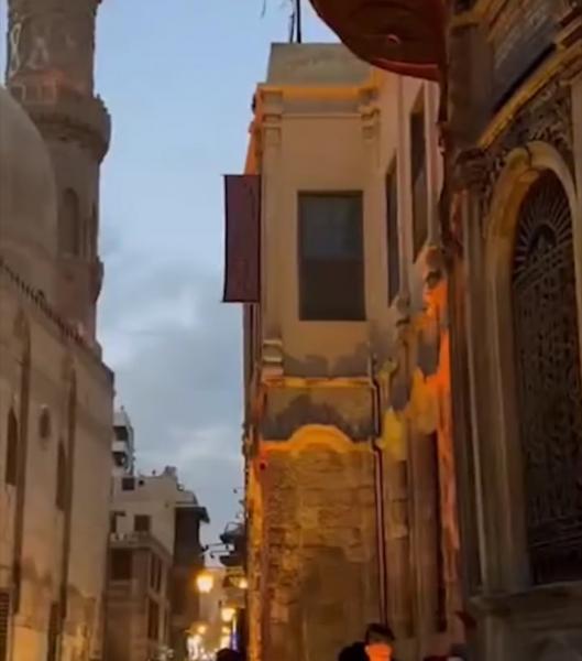 شارع المعز يعد من أبرز معالم القاهرة التاريخية.. فيديو