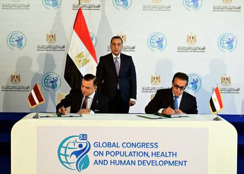 رئيس الوزراء يشهد مراسم توقيع مذكرة تفاهم للتعاون في مختلف مجالات الرعاية الصحية بين مصر ولاتفيا