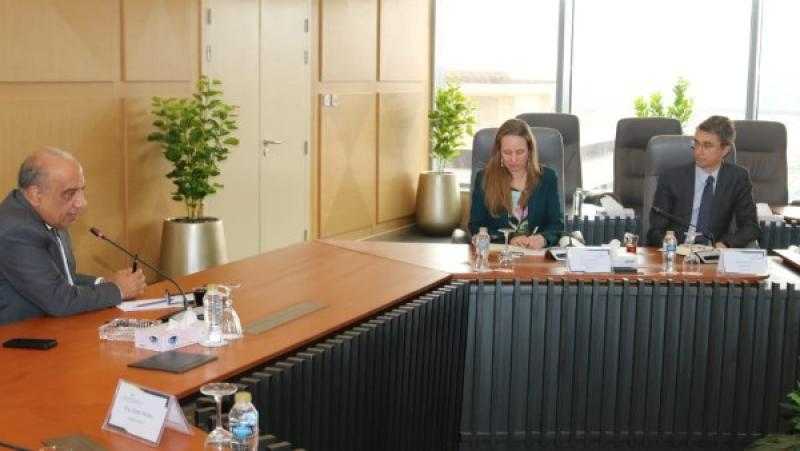 وزير الكهرباء يبحث مع وفد البنك الدولي التعاون في الطاقات المتجددة