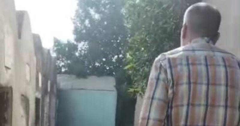 القبض على المتهم بسرقة أبواب المقابر فى بلبيس