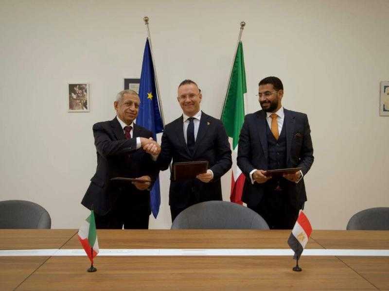الأكاديمية العربية توقع اتفاقية تعاون مع فلايون آيرو وشركة سافيس لدعم تدريب الطلاب