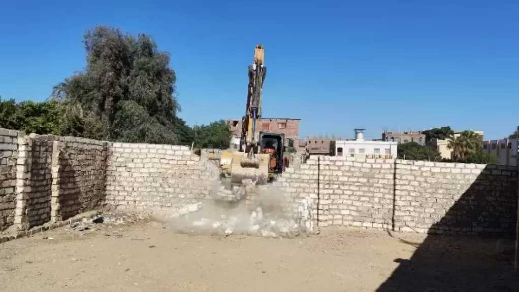 إزالة 25 مخالفة واسترداد 150 فدان من أملاك الدولة بأسيوط