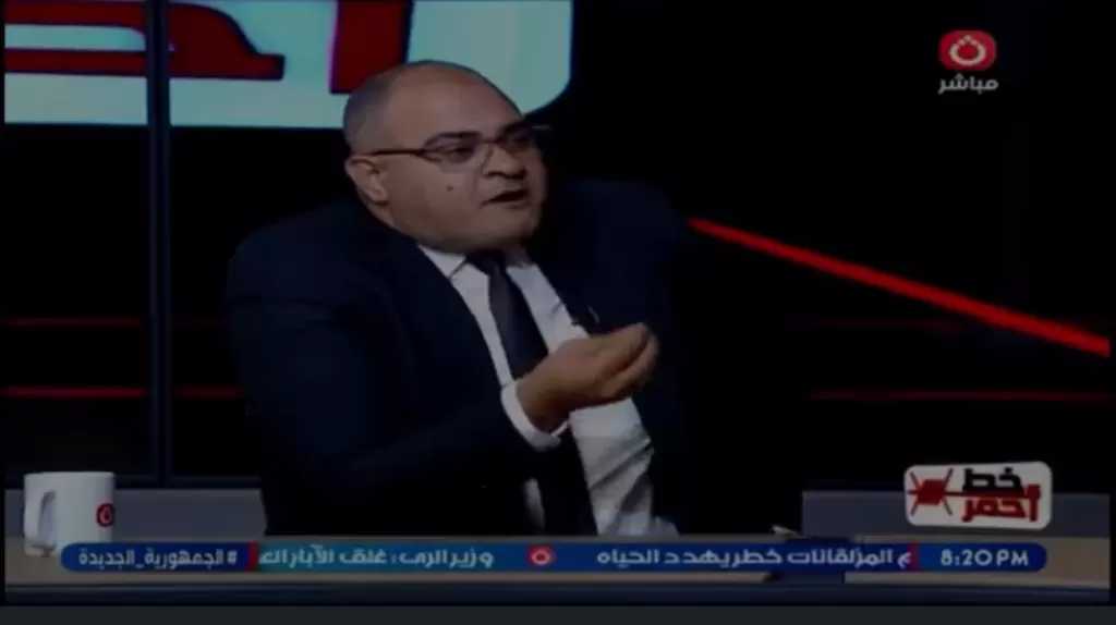 المرأة العاملة| اختيارها يحمي الأسرة أم يرهقها؟.. استشاري أسري يوضح