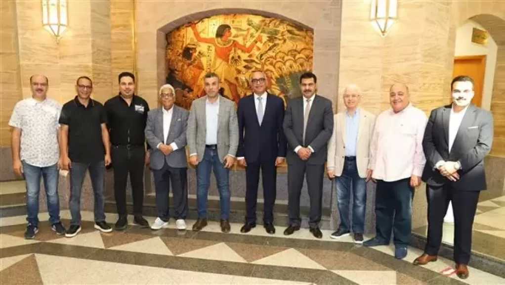 توافد أبناء الجالية المصرية بجدة للتصويت بالمرحلة الثانية بانتخابات النواب في اليوم الثاني