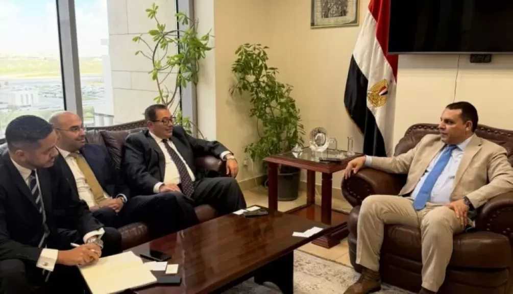بنك الإمارات دبي الوطني يبحث دعم الشركات المصرية وجذب الاستثمارات الأجنبية لمصر