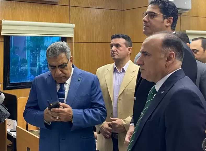 محافظ الدقهلية يتابع فتح لجان الاقتراع واستقبال الناخبين في انتخابات مجلس النواب 2025
